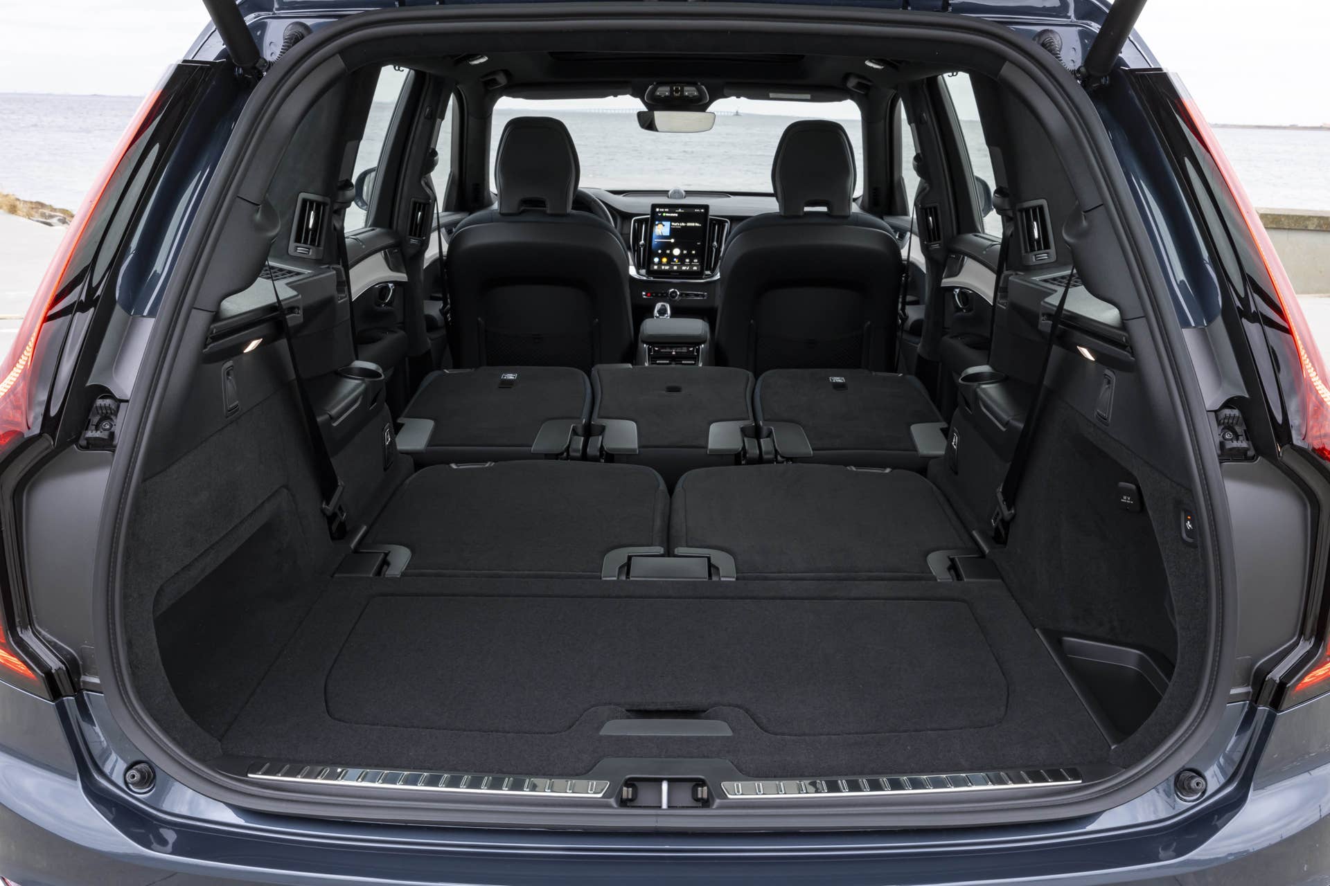 2026 Volvo XC90 trunk 2nd and 3rd row folded