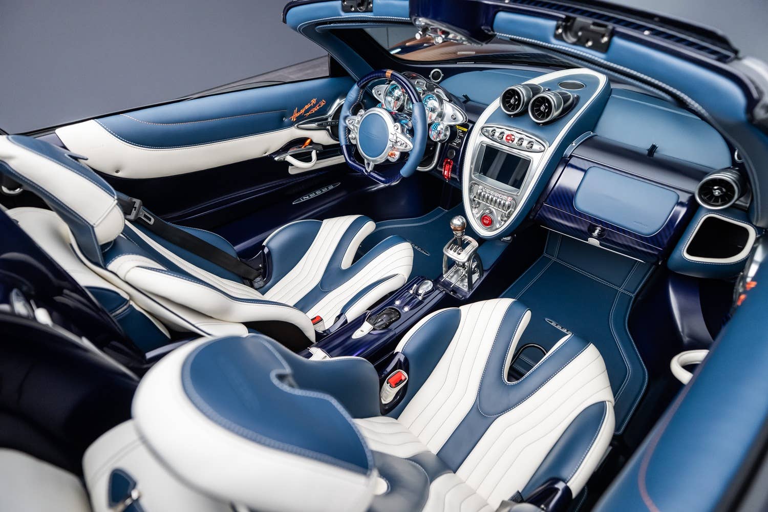 pagani-huayra-70-derecho.jpg?profile=rss