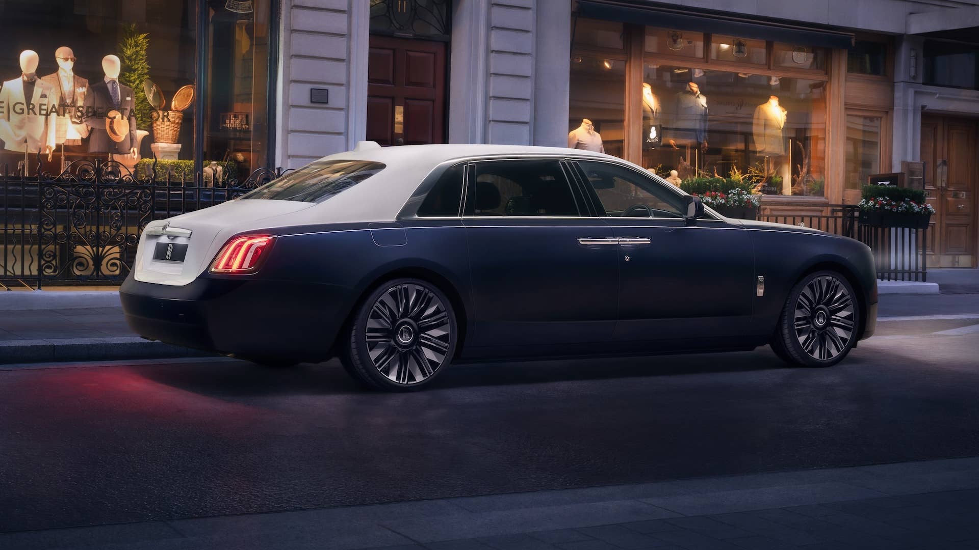 Rroyce Rows Rolls-Royce Ghost Savile Row Turns British Tailoring Into Rolling Art ...