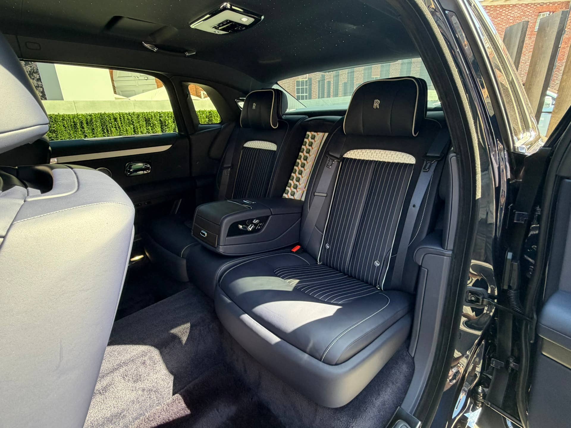 Rroyce Rows Rolls-Royce Ghost Savile Row Turns British Tailoring Into Rolling Art ...