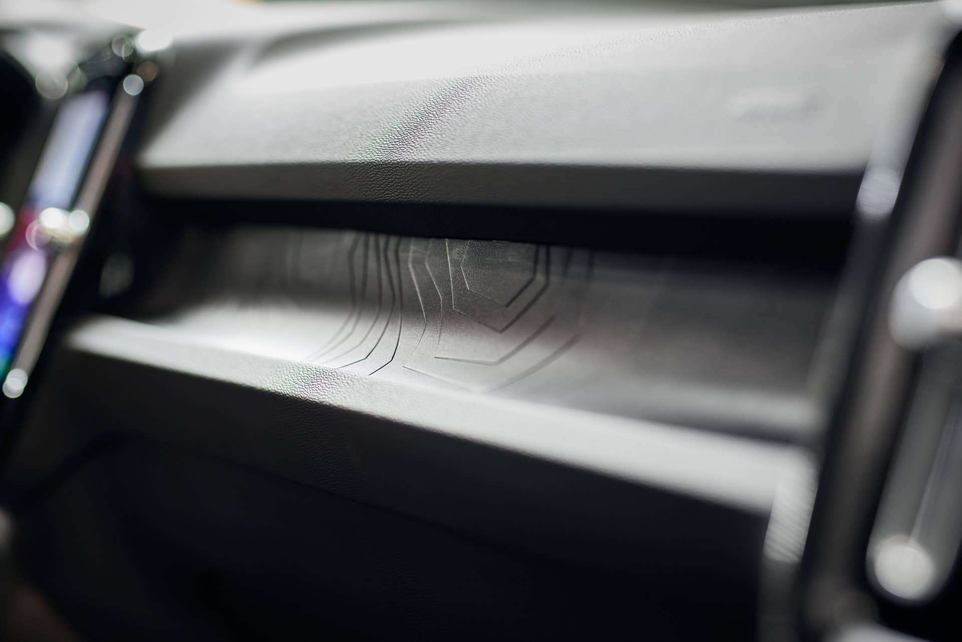 2025-2026 Volvo EX40 interior dashboard finish closeup