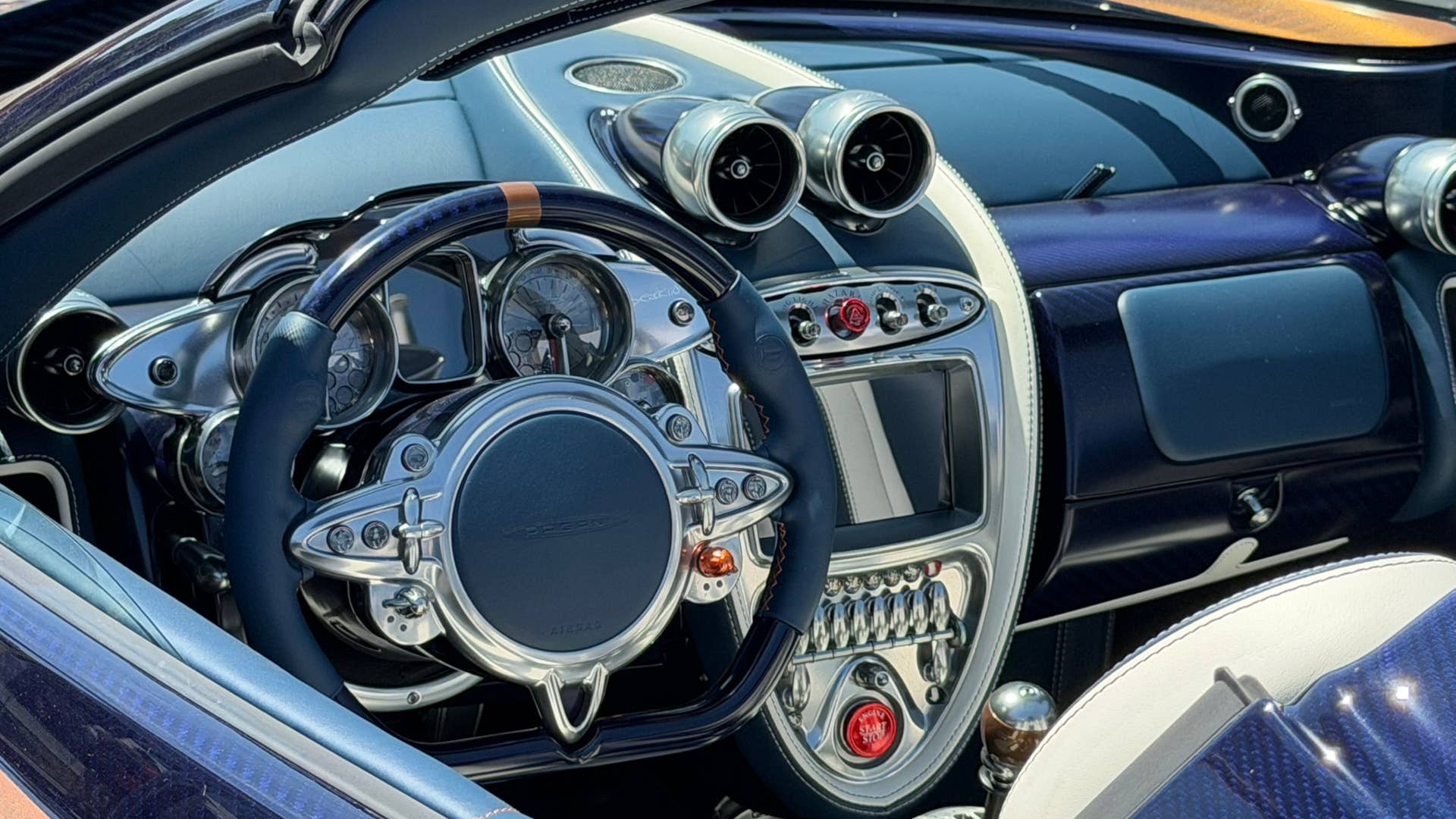 Pagani Huayra 70 Derecho