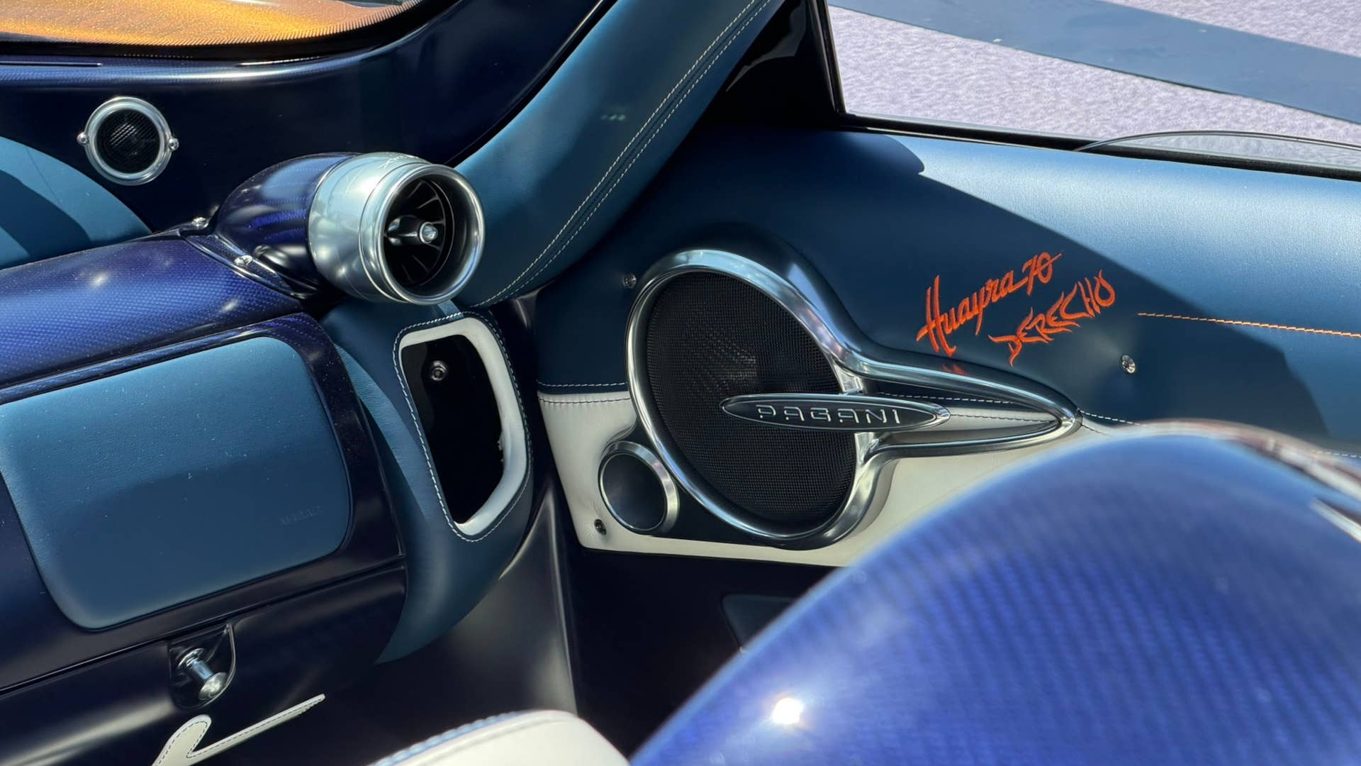 Pagani Huayra 70 Derecho