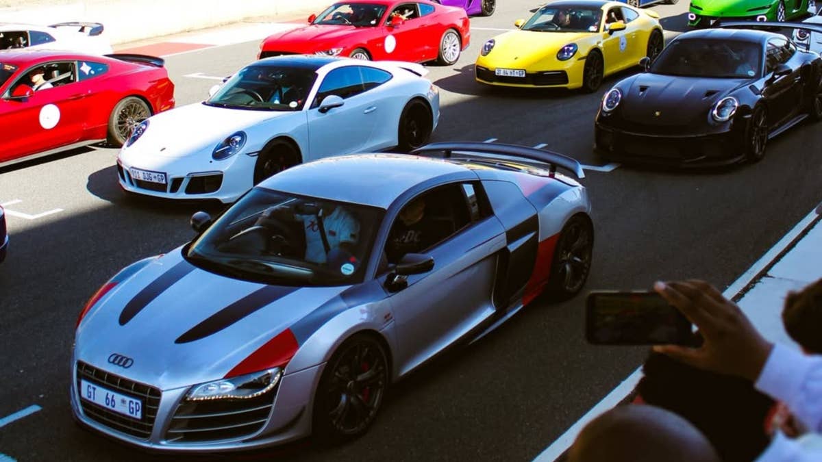 guinness-world-record-for-the-largest-display-of-supercarshypercars.jpg?profile=rss