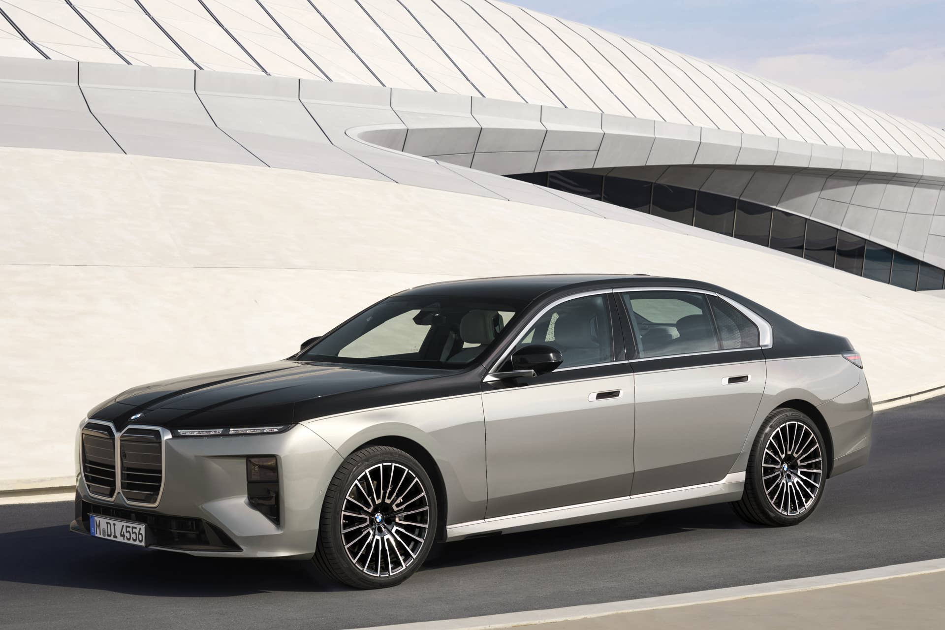 2027 BMW i7 with Premier package front angled view