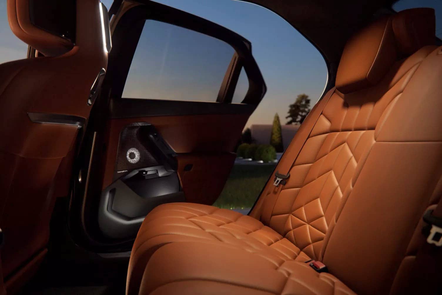 2027 BMW i7 Tartufo interior Luxury Rear Seating package
