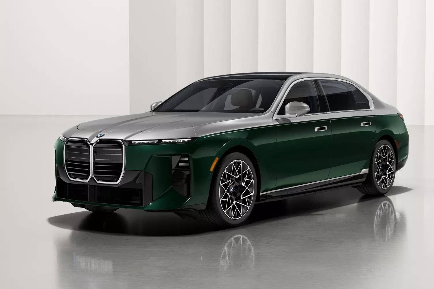 2027 BMW i7 50 xDrive in Vancouver Green and Space Silver 2-tone front angled view