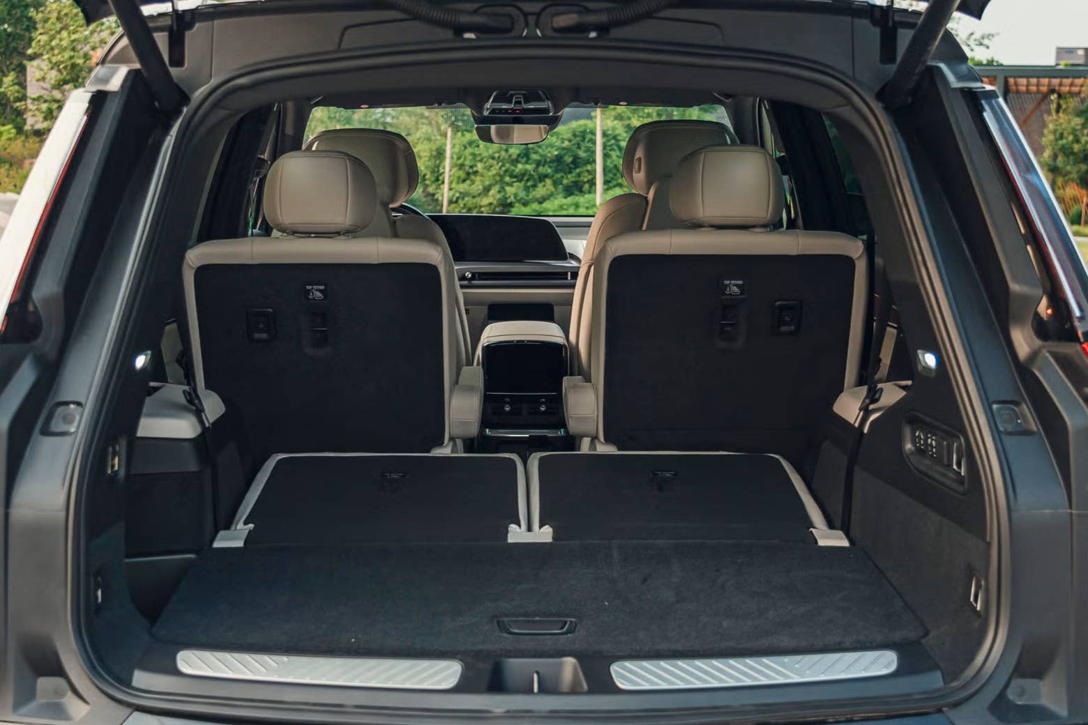 2026 Cadillac Vistiq trunk 3rd row folded