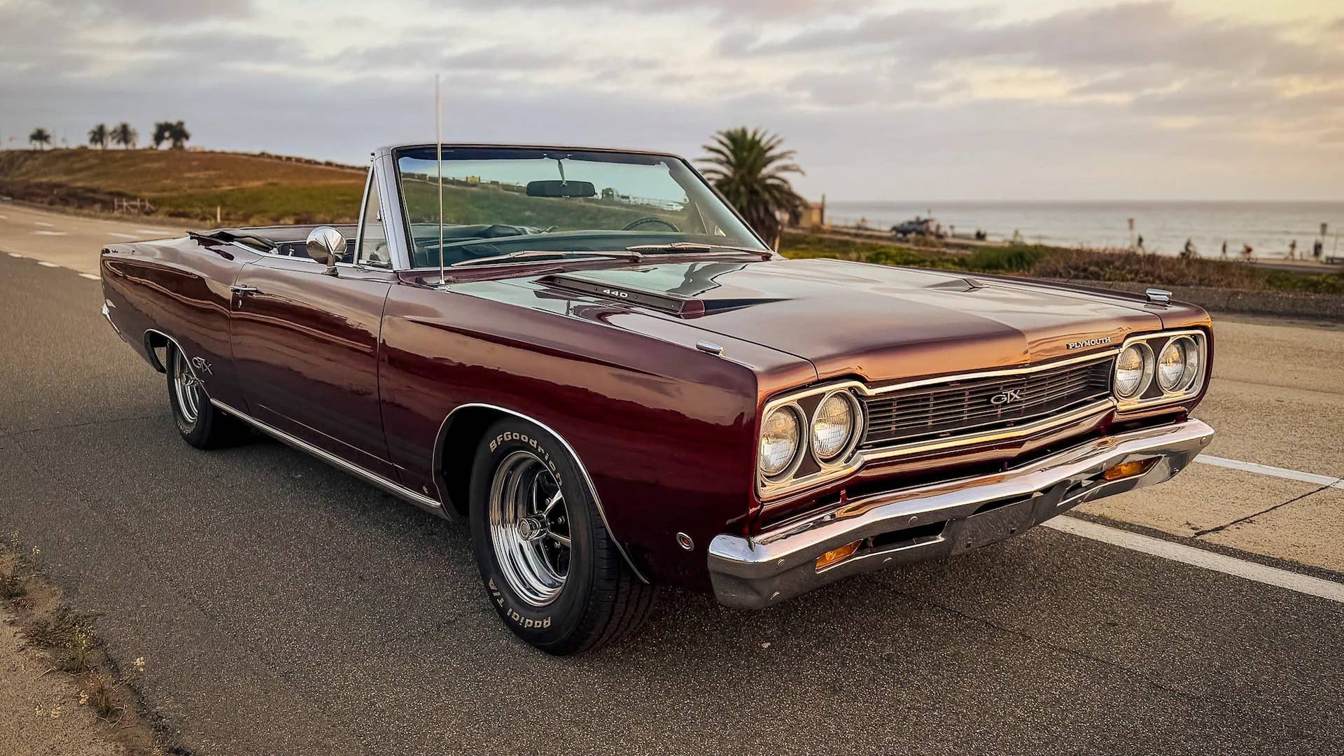 世界限定4032台 希少】ブラックバンディット 1968 プリムス GTX 1968