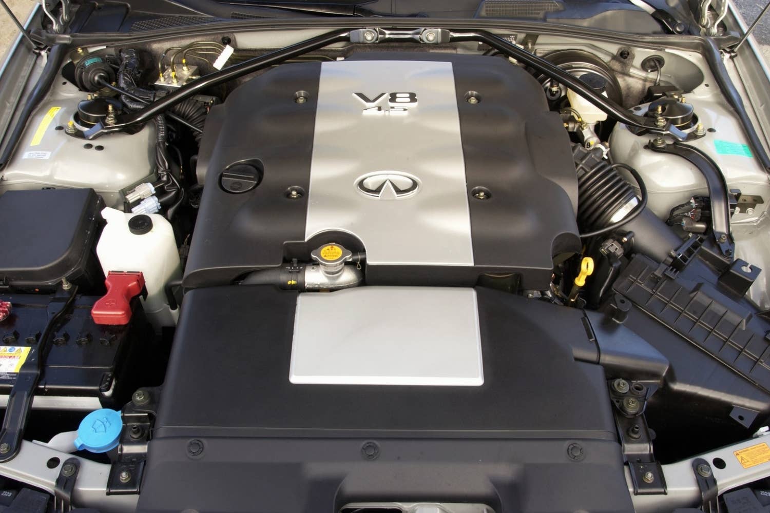2003-2004 Infiniti M45