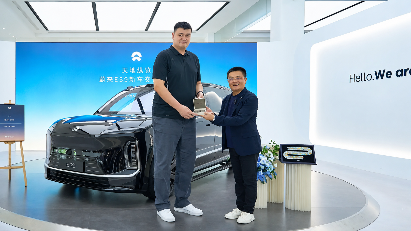Yao Ming taking delivery of his Nio ES9