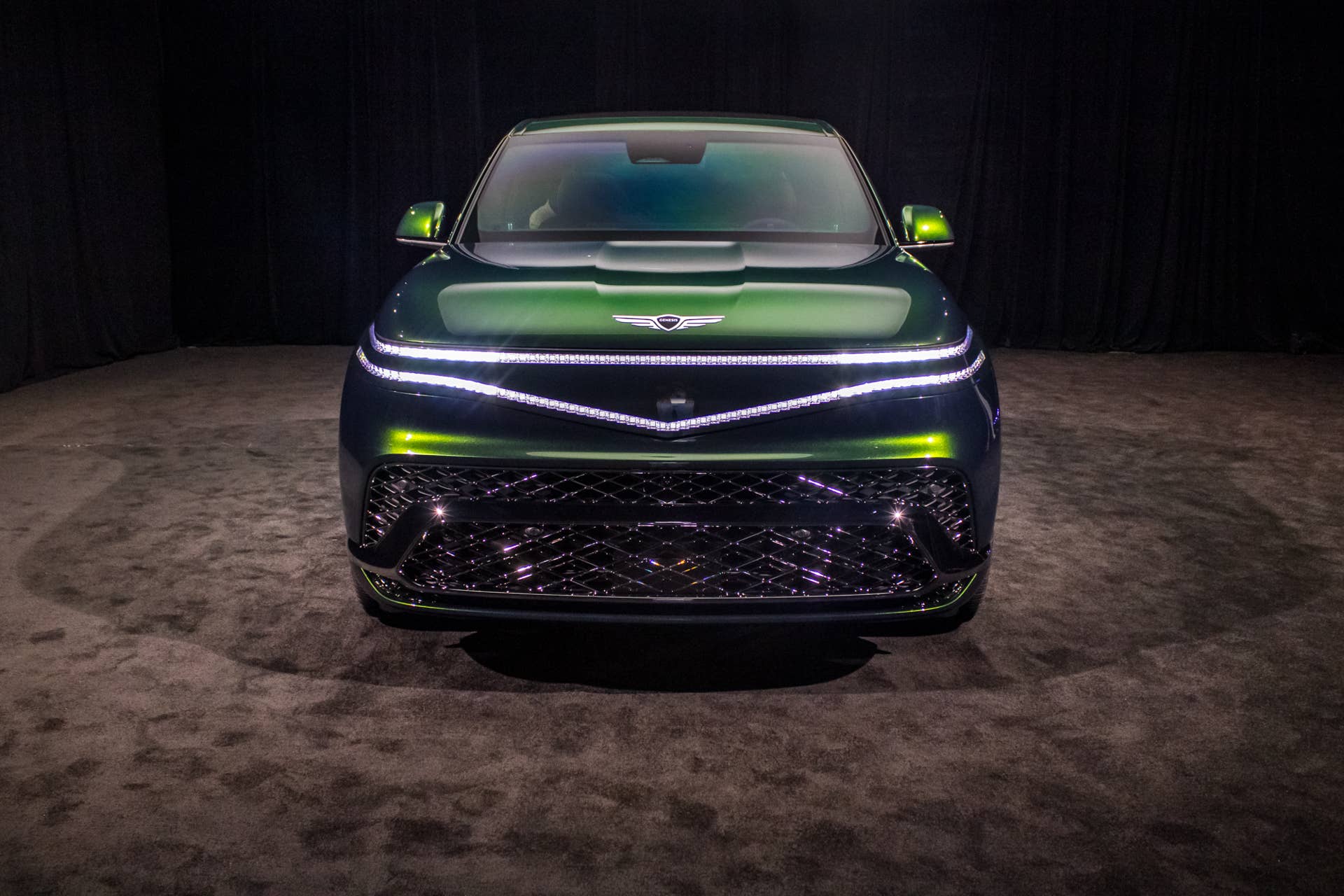 2028 Genesis GV90