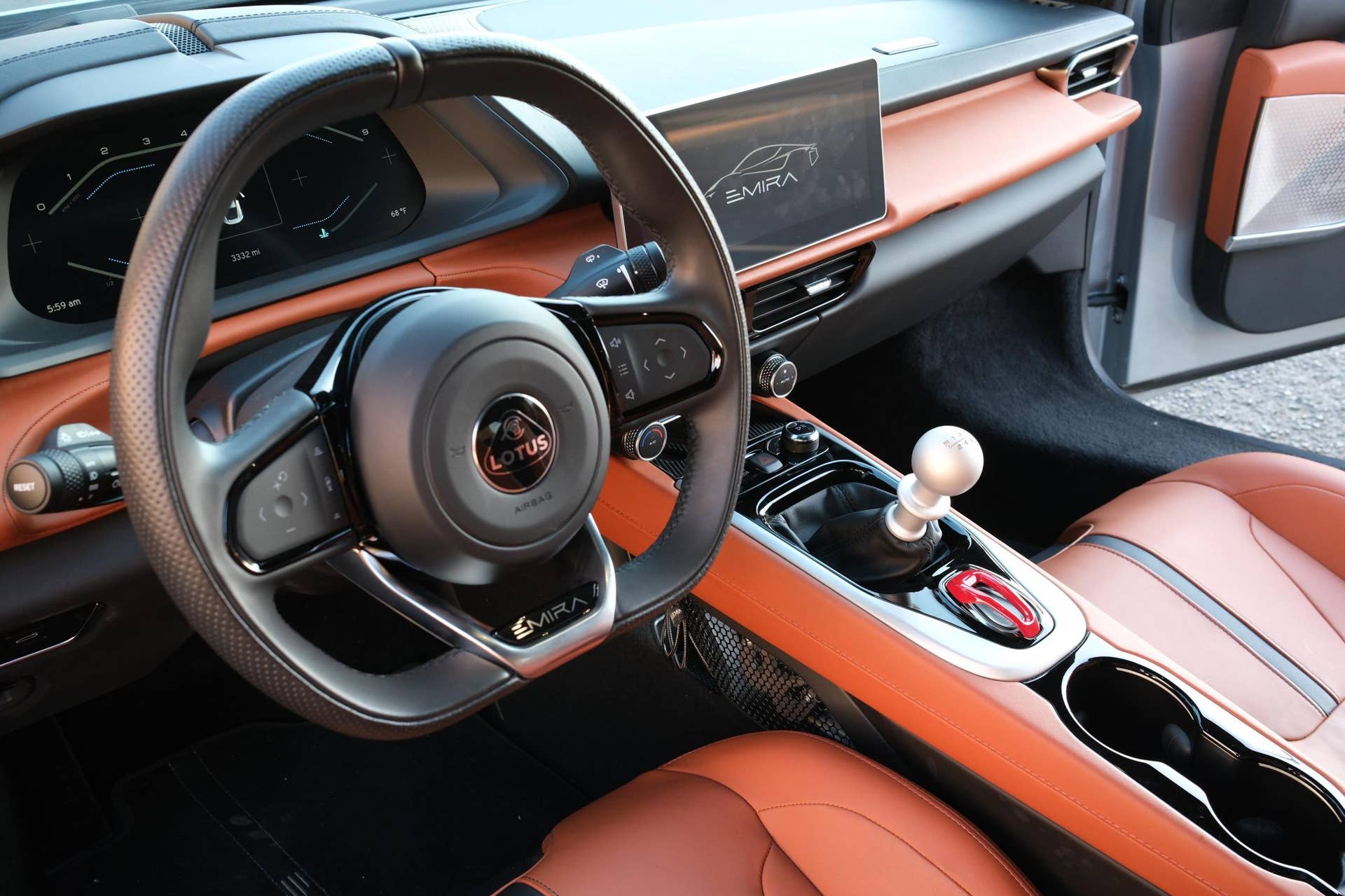 The Weight of Usability: Can the Lotus Emira Survive the Ghost of the Elise? — image 4
