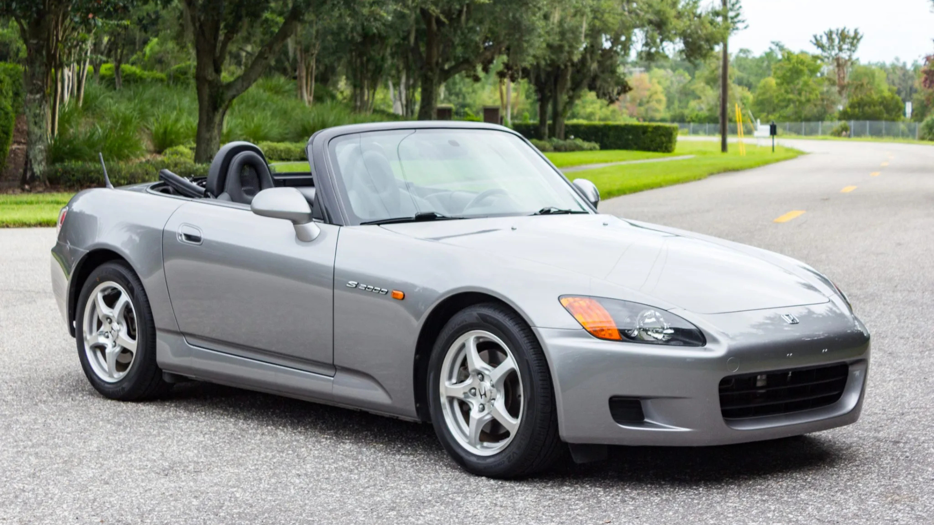 20k-Mile 2001 Honda S2000 Bring a Trailer