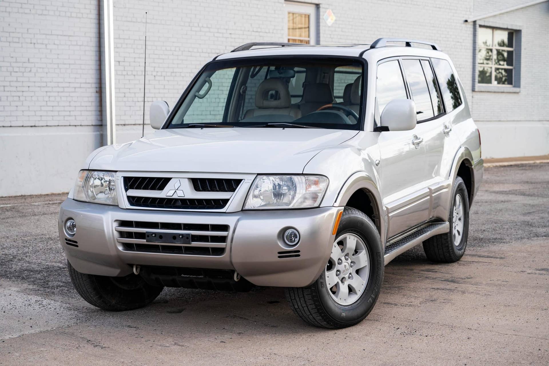 2004 Mitsubishi Montero Limited
