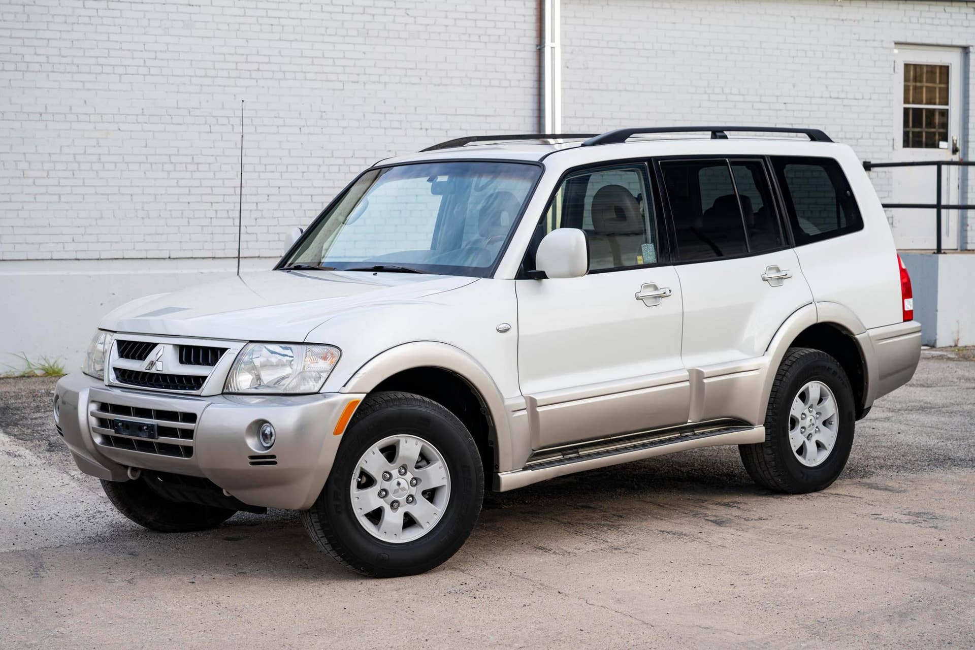 2004 Mitsubishi Montero Limited