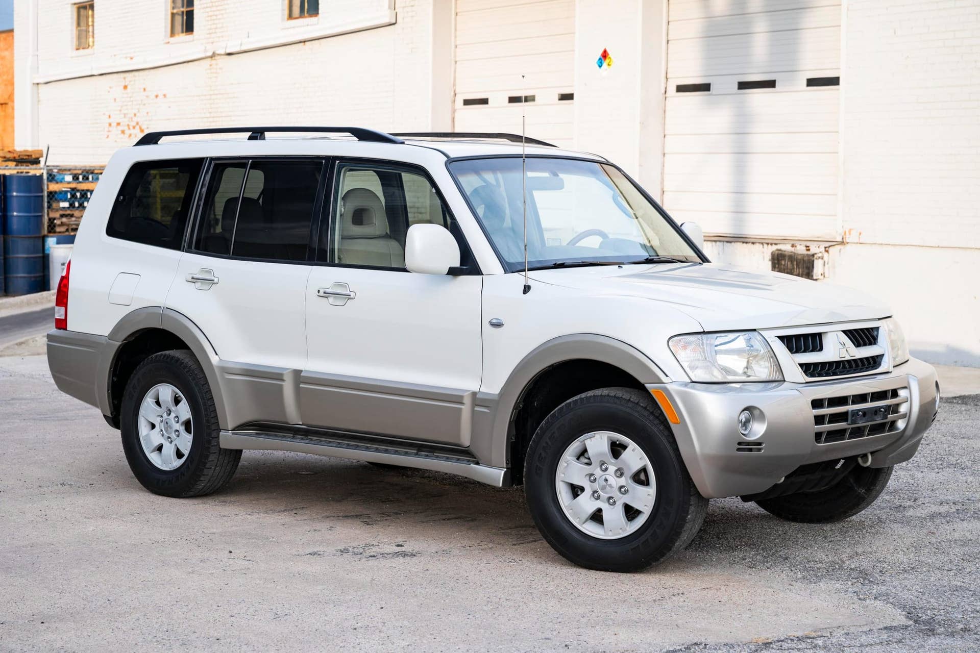 2004 Mitsubishi Montero Limited