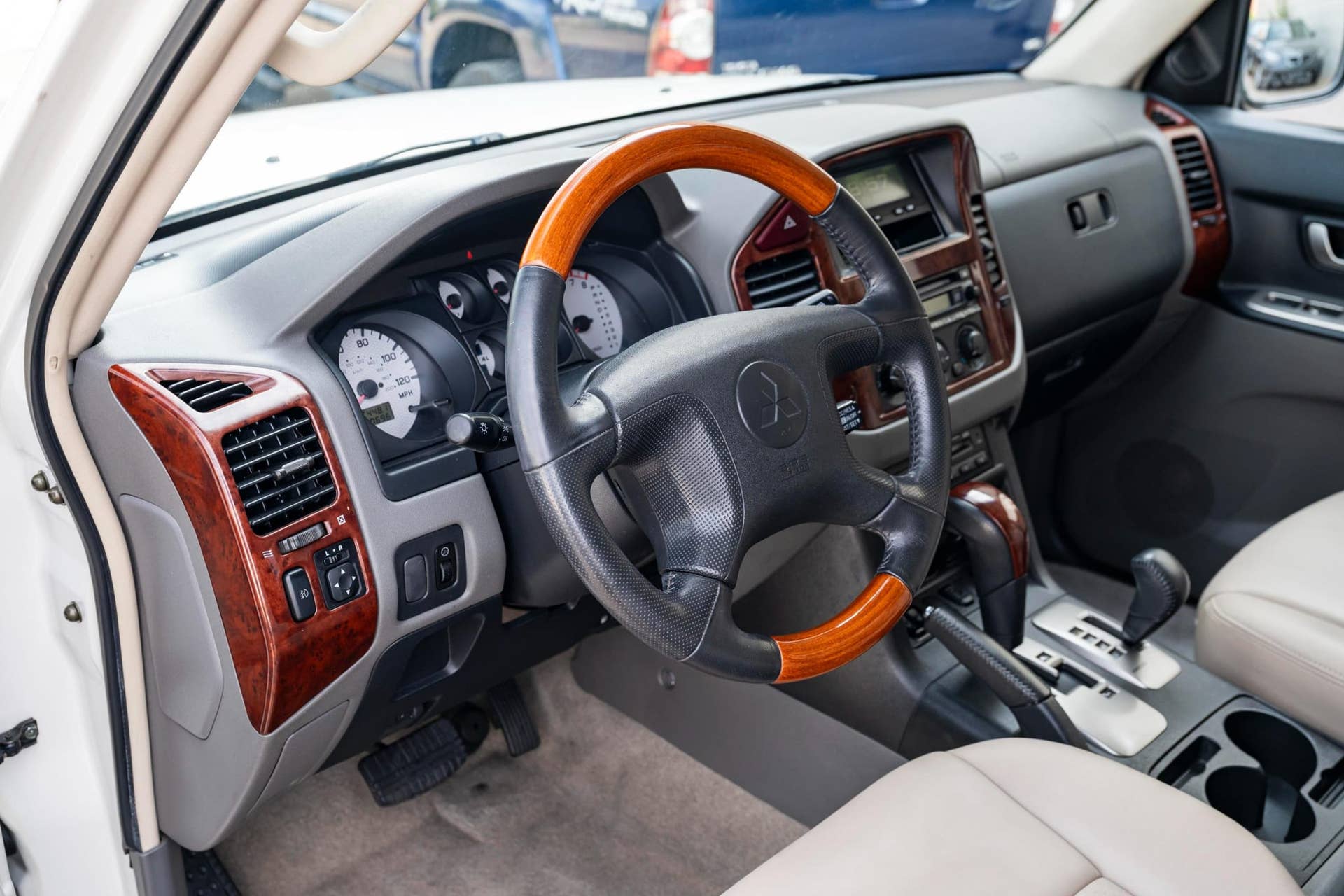 2004 Mitsubishi Montero Limited