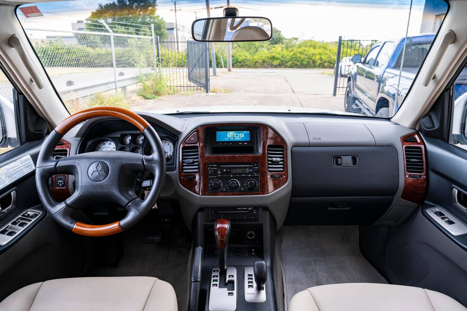 2004 Mitsubishi Montero Limited