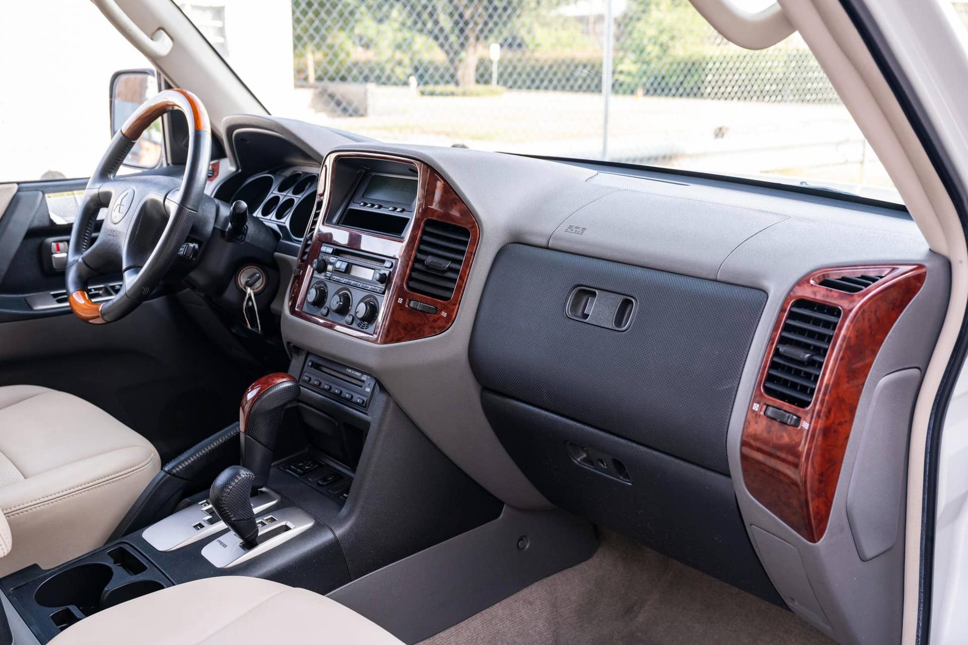 2004 Mitsubishi Montero Limited