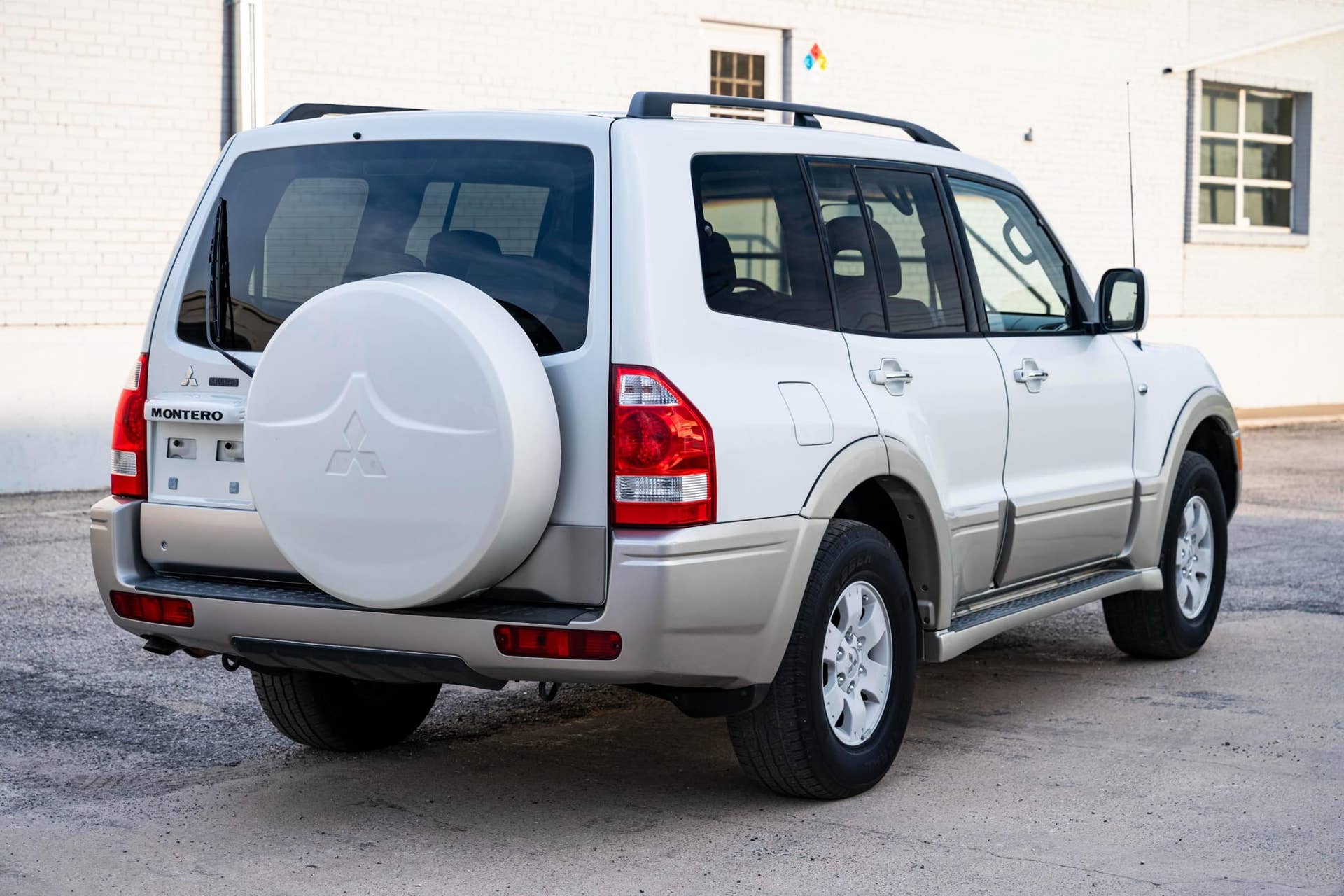 2004 Mitsubishi Montero Limited