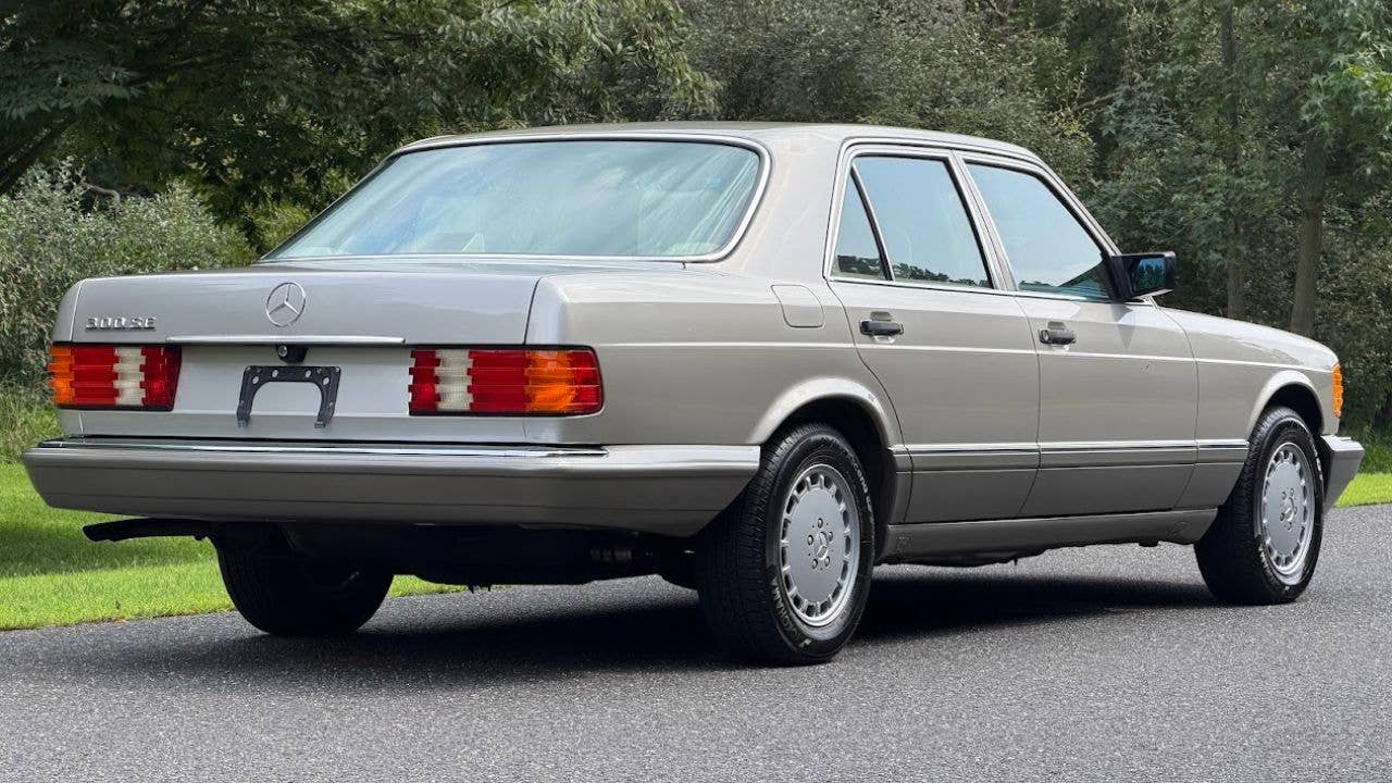 1991 Mercedes-Benz 300 SE W126