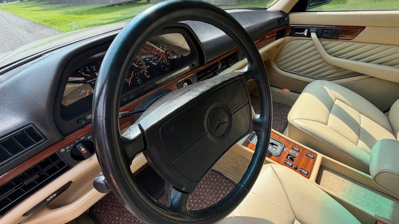 1991 Mercedes-Benz 300 SE W126