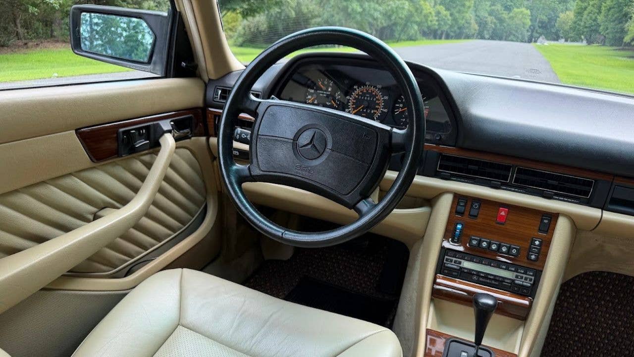 1991 Mercedes-Benz 300 SE W126