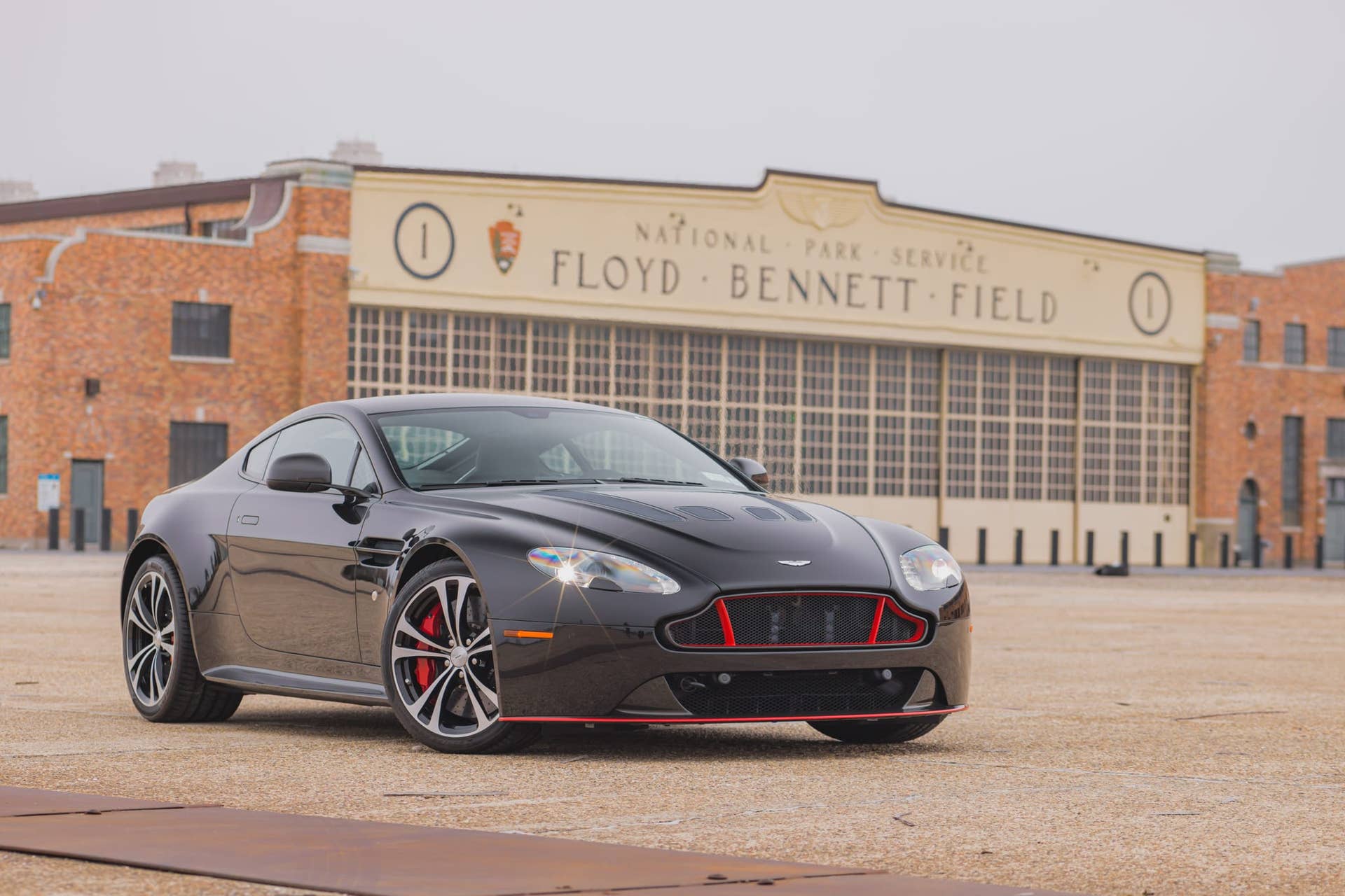 2017 Aston Martin V12 S 7-Speed