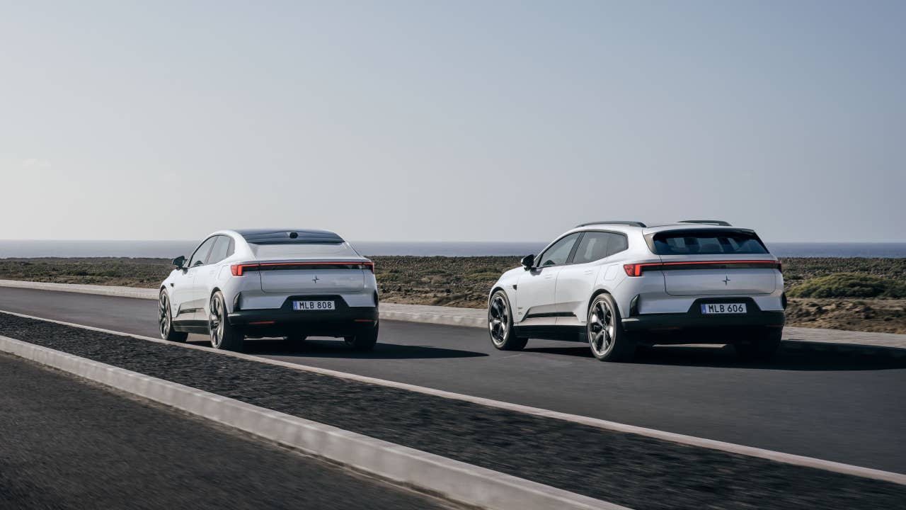 Polestar 4 electric coupé and Polestar 4 SUV next to each other