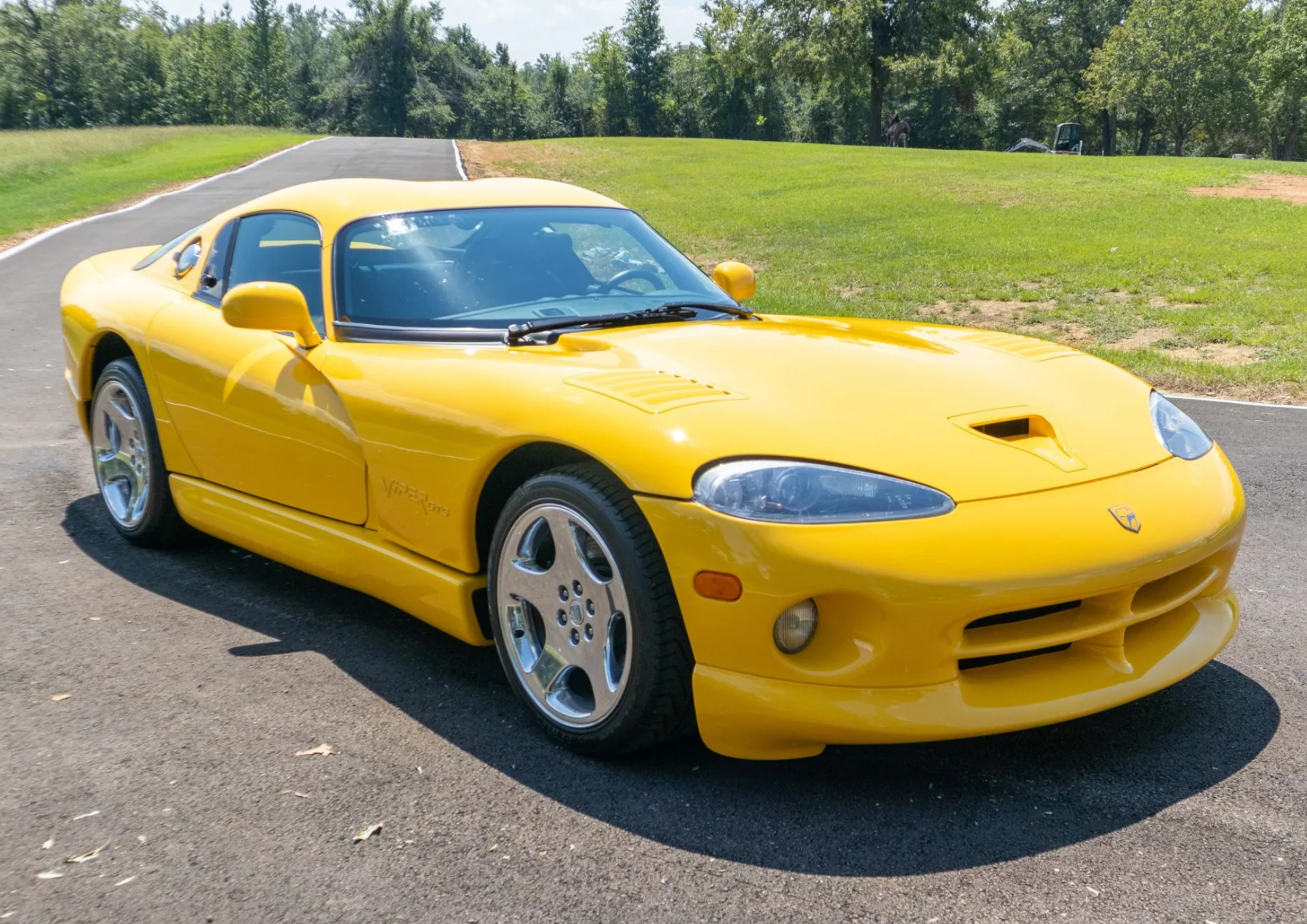 733-Mile 2001 Dodge Viper GTS