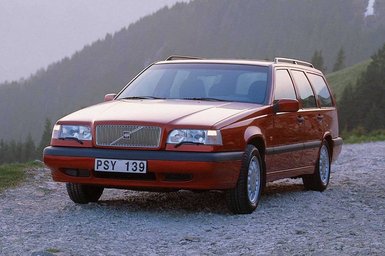The Volvo 850 Was a 13-Year Gamble That Changed the Brand - Autoblog