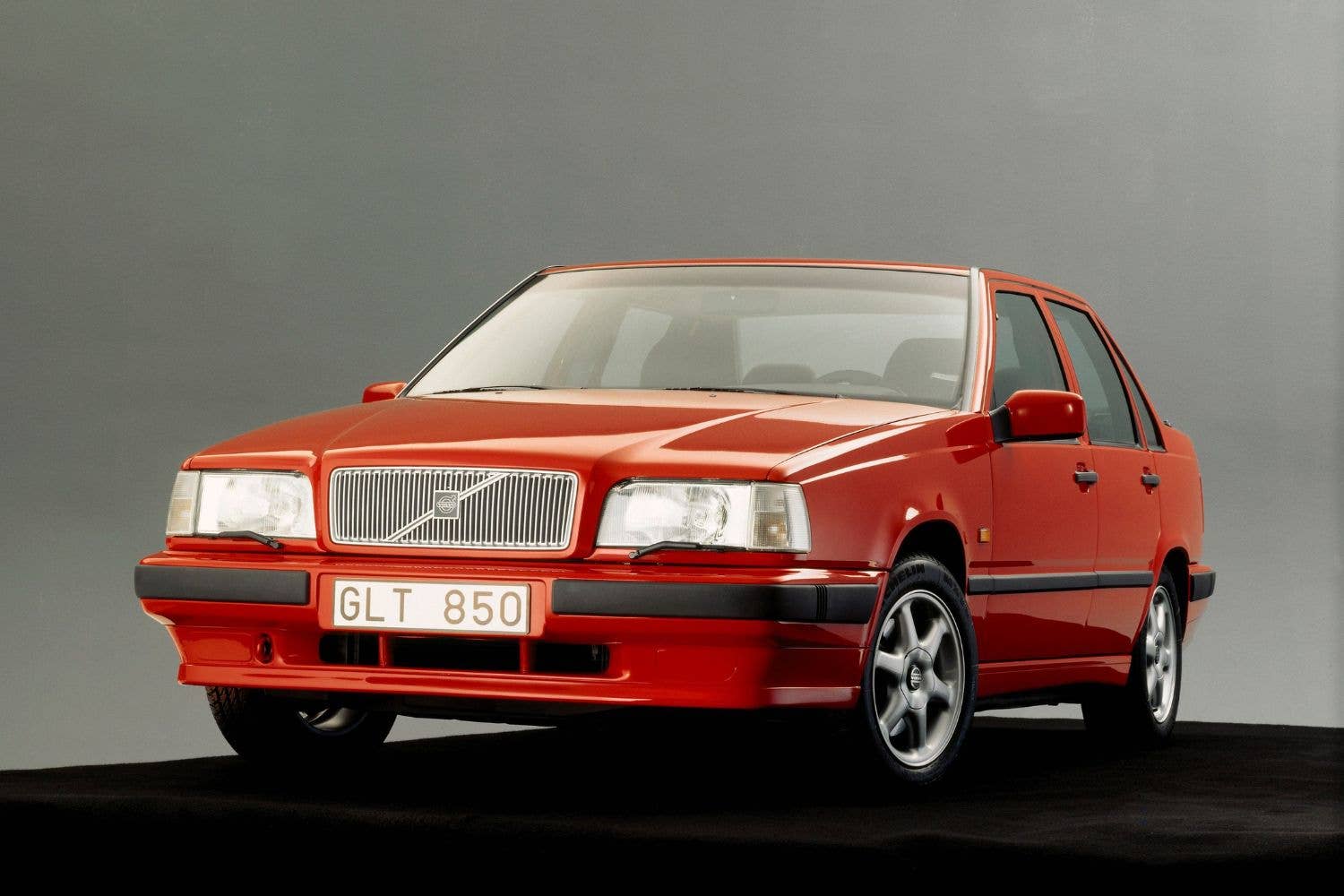 自動車 volvo 850 The Volvo 850 Was a 13-Year Gamble That Changed the Brand - Autoblog