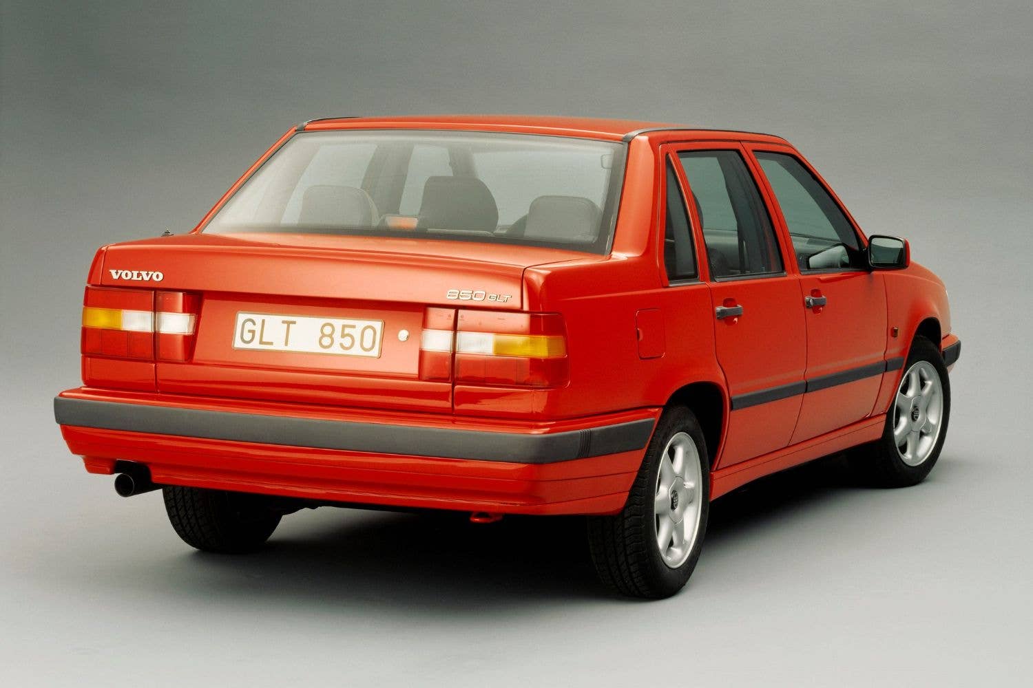 自動車 volvo 850 The Volvo 850 Was a 13-Year Gamble That Changed the Brand - Autoblog