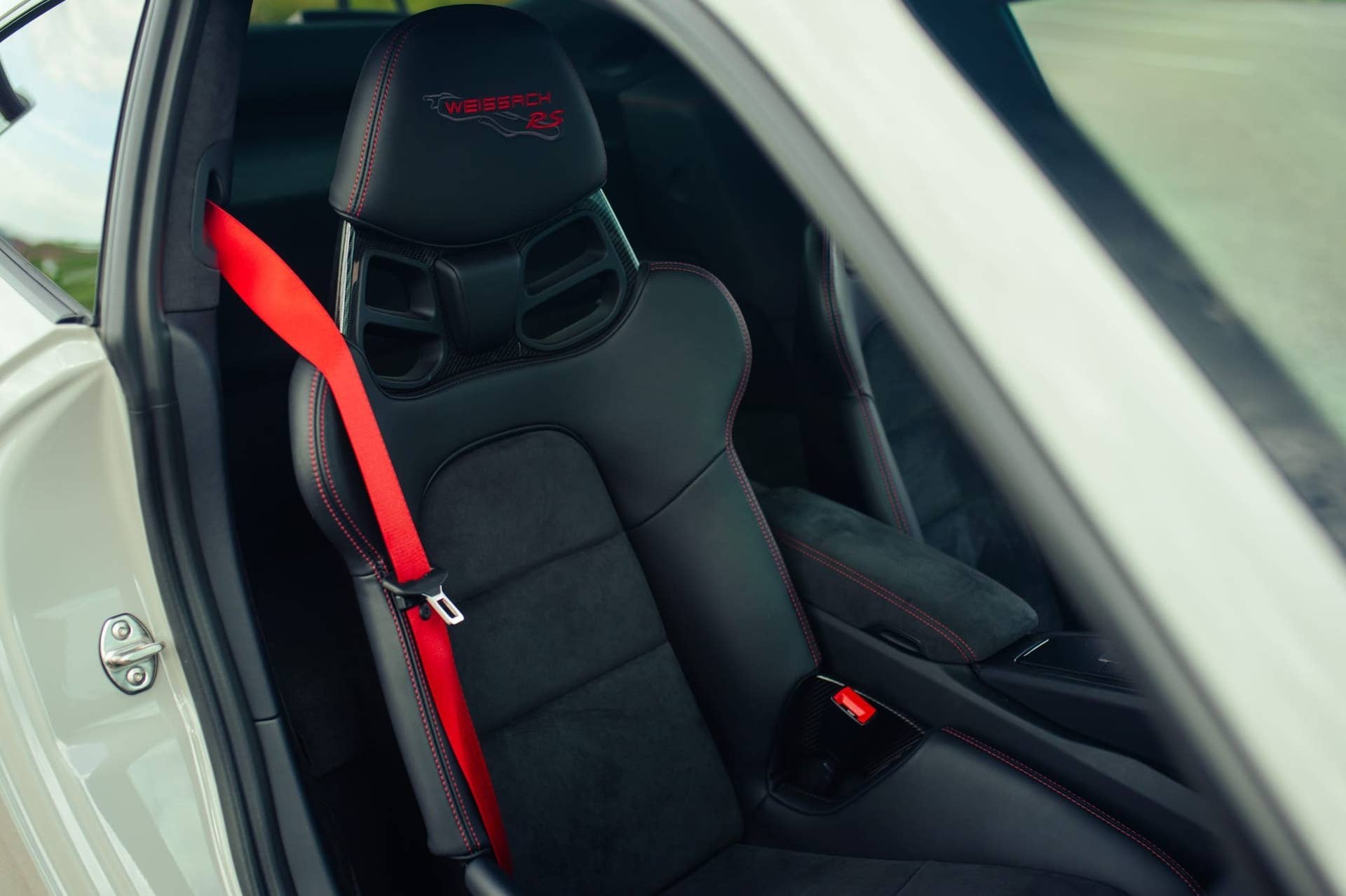 2018 Porsche 911 GT2 RS Weissach