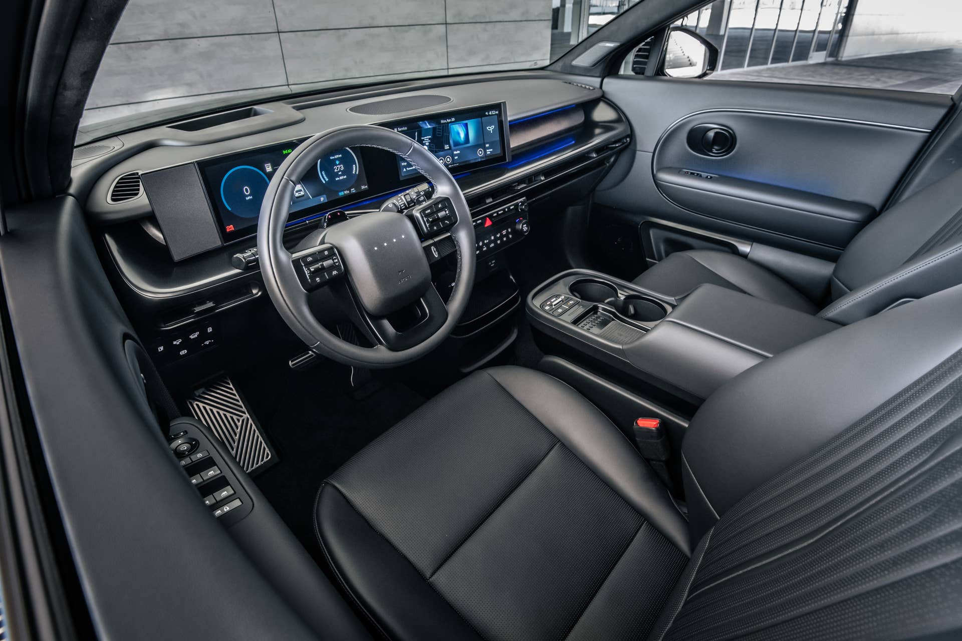 2027 Hyundai Ioniq 9 Calligraphy Black Ink black interior front cabin