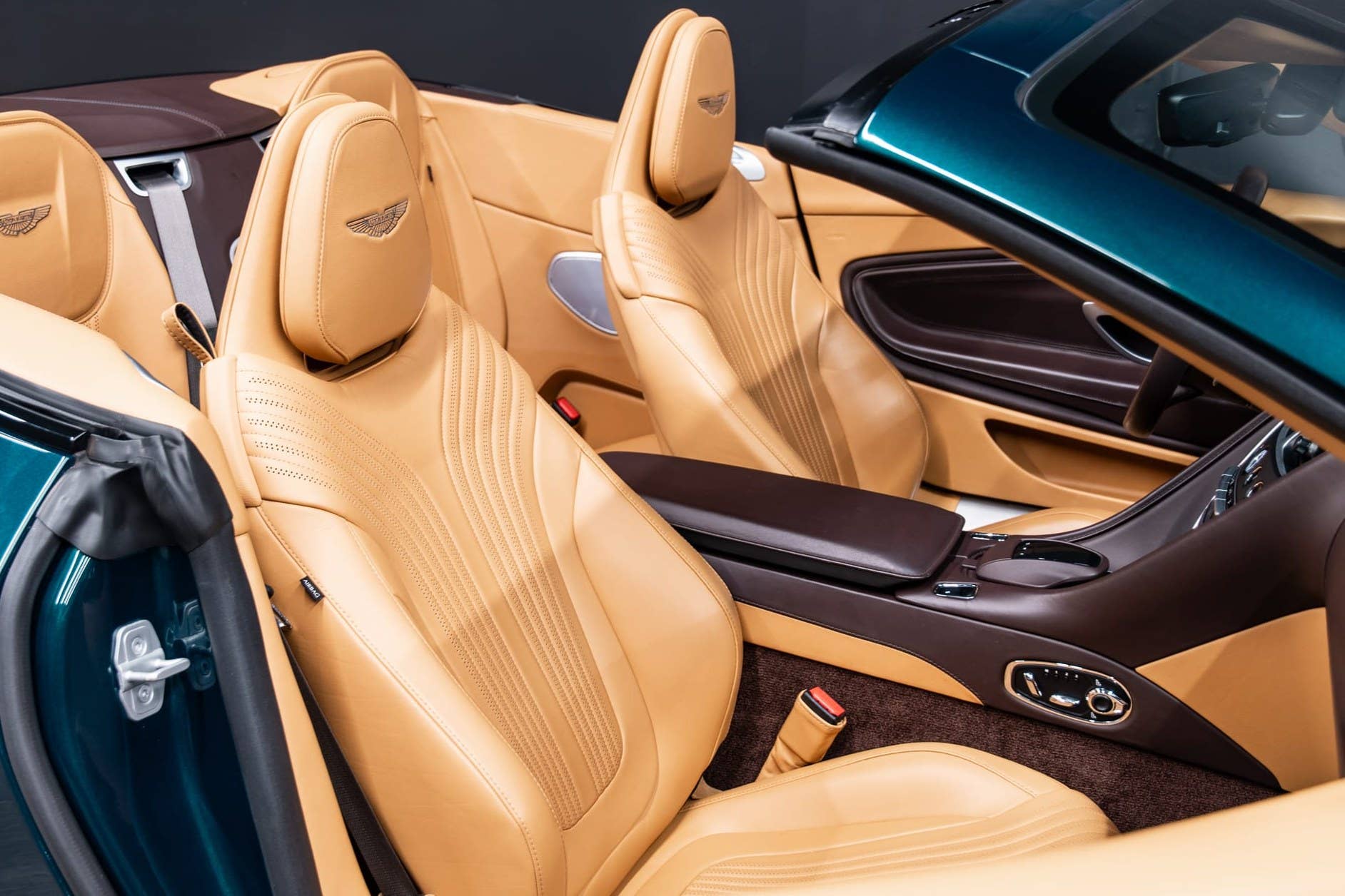 2020 Aston Martin DB11 V8 Volante