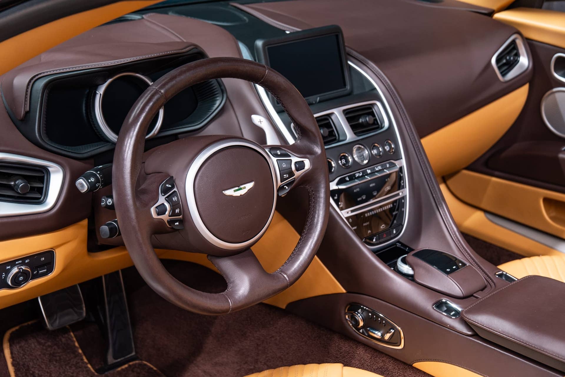 2020 Aston Martin DB11 V8 Volante