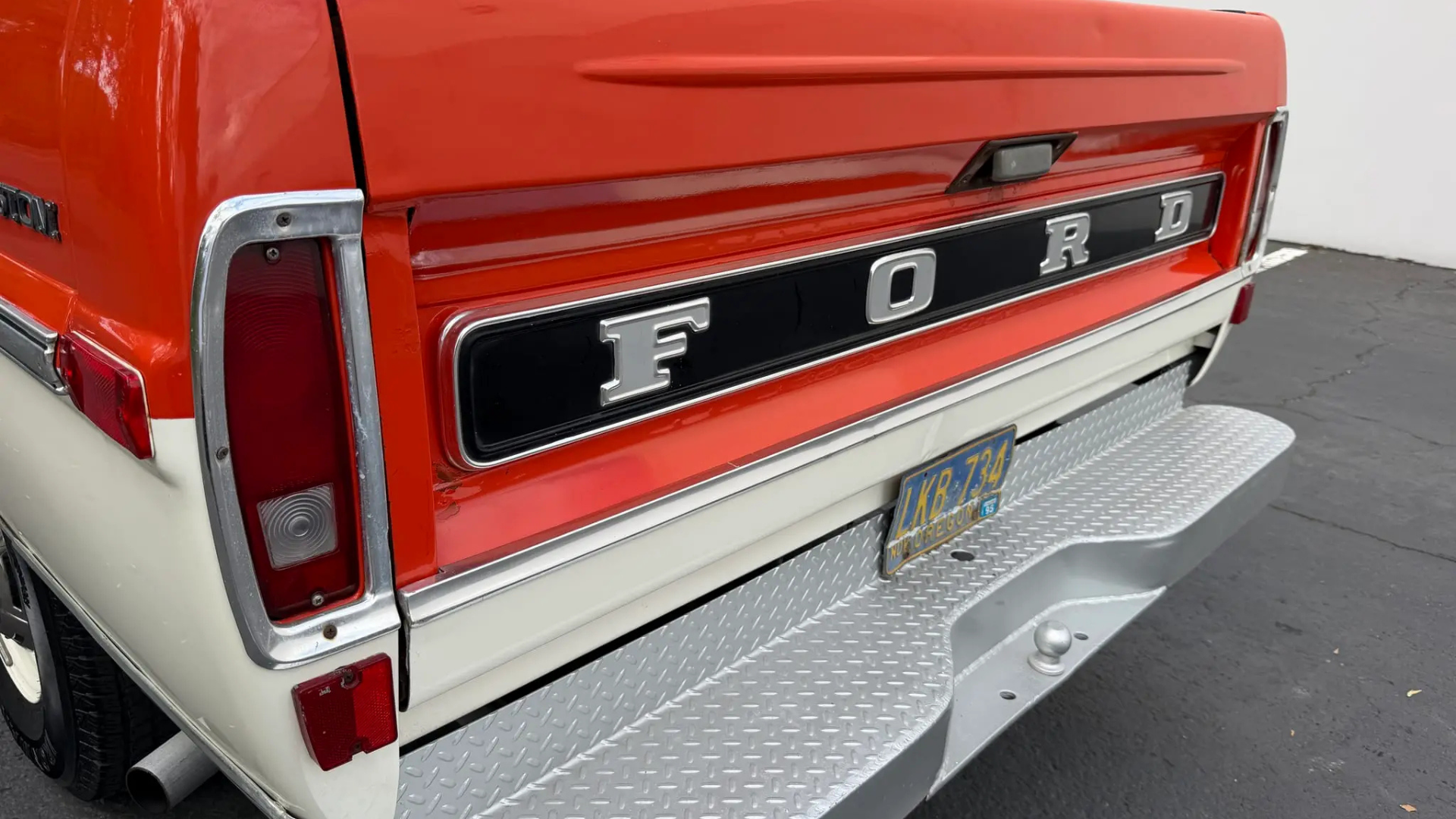 1972 Ford F-250 Sport Custom Camper Special