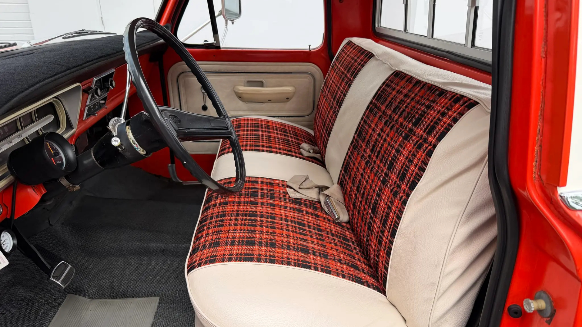 1972 Ford F-250 Sport Custom Camper Special