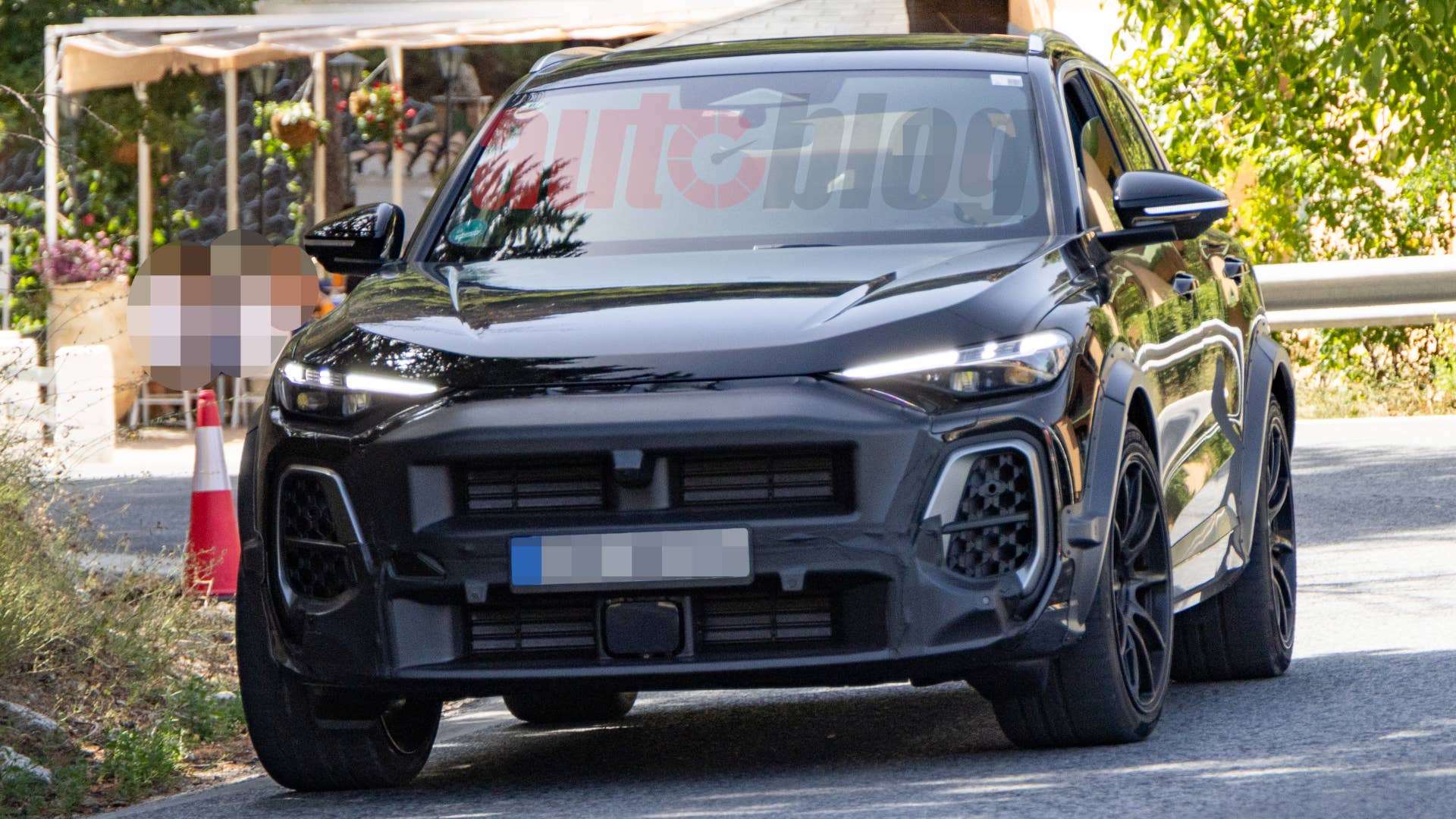 2028 Porsche Macan/Octan spy shot