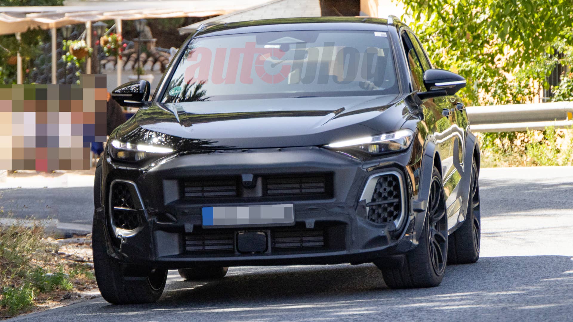 2028 Porsche Macan/Octan spy shot