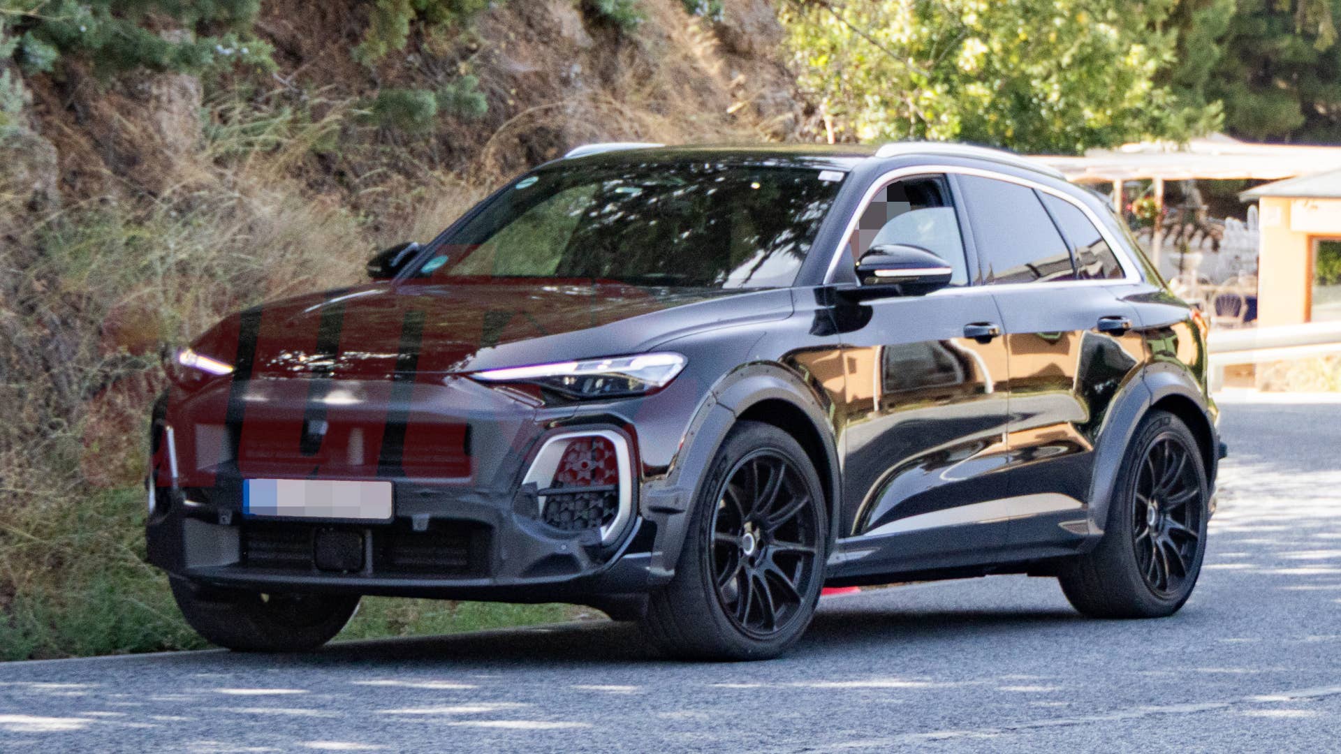 2028 Porsche Macan/Octan spy shot