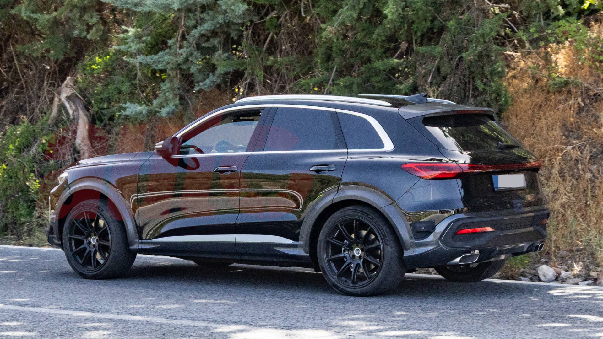 2028 Porsche Macan/Octan spy shot