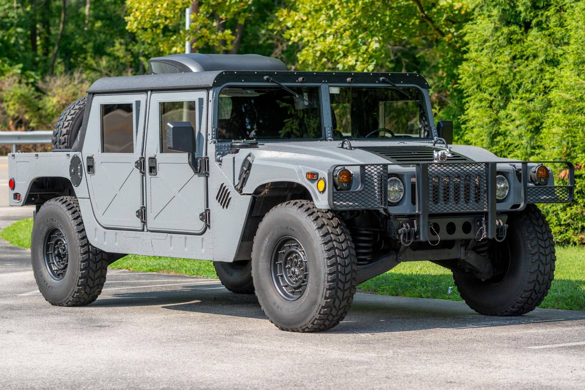1989 AM General M998 HMMWV For Sale With 8,500 Miles Shown - Autoblog