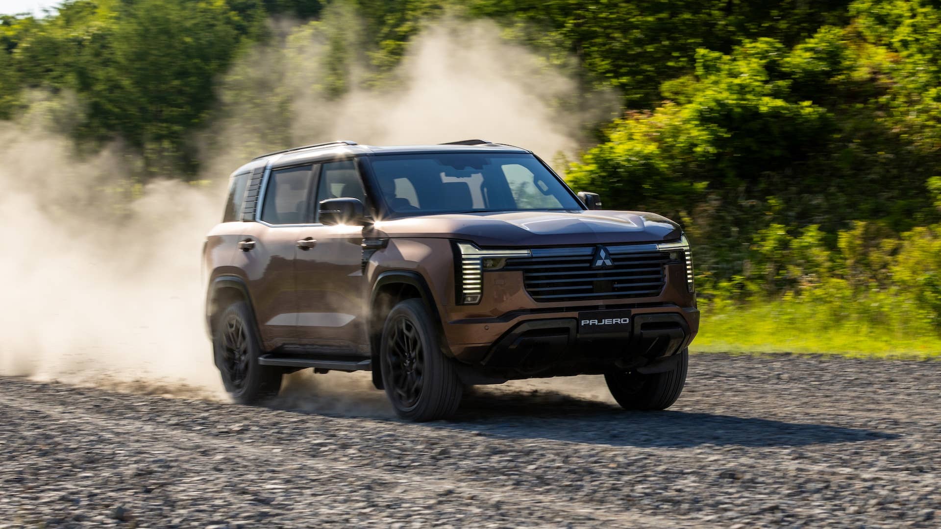 2027-mitsubishi-montero-pajero-driving_on_gravel_roads01.jpg?profile=w2560&ar=16-9