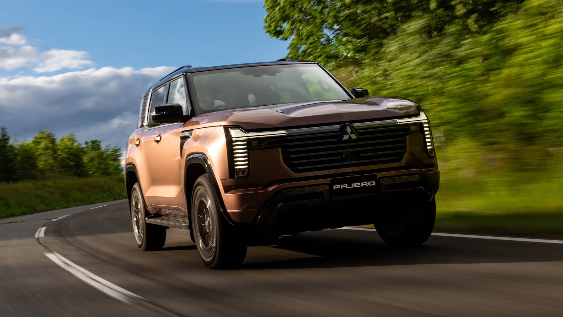 2027 Mitsubishi Montero / Pajero
