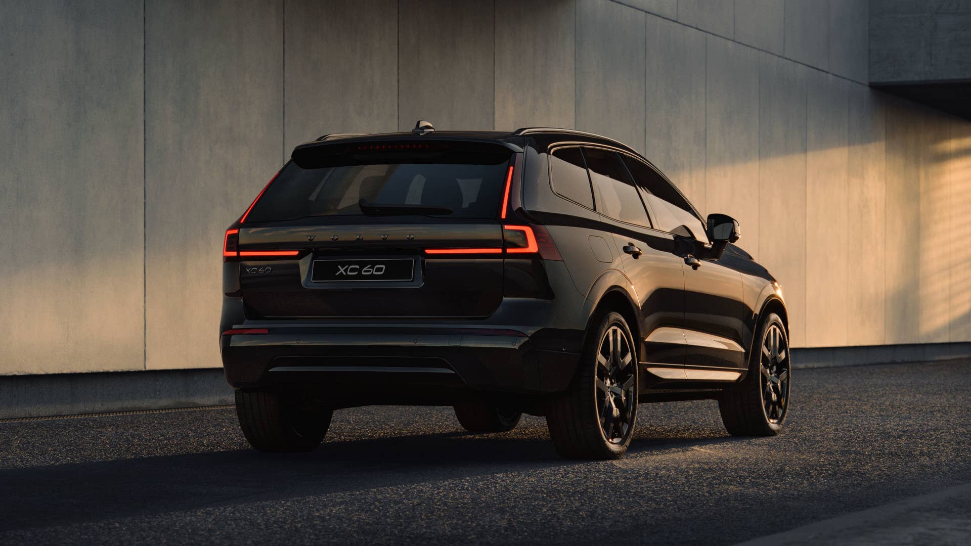 2028 Volvo XC60 Black Edition