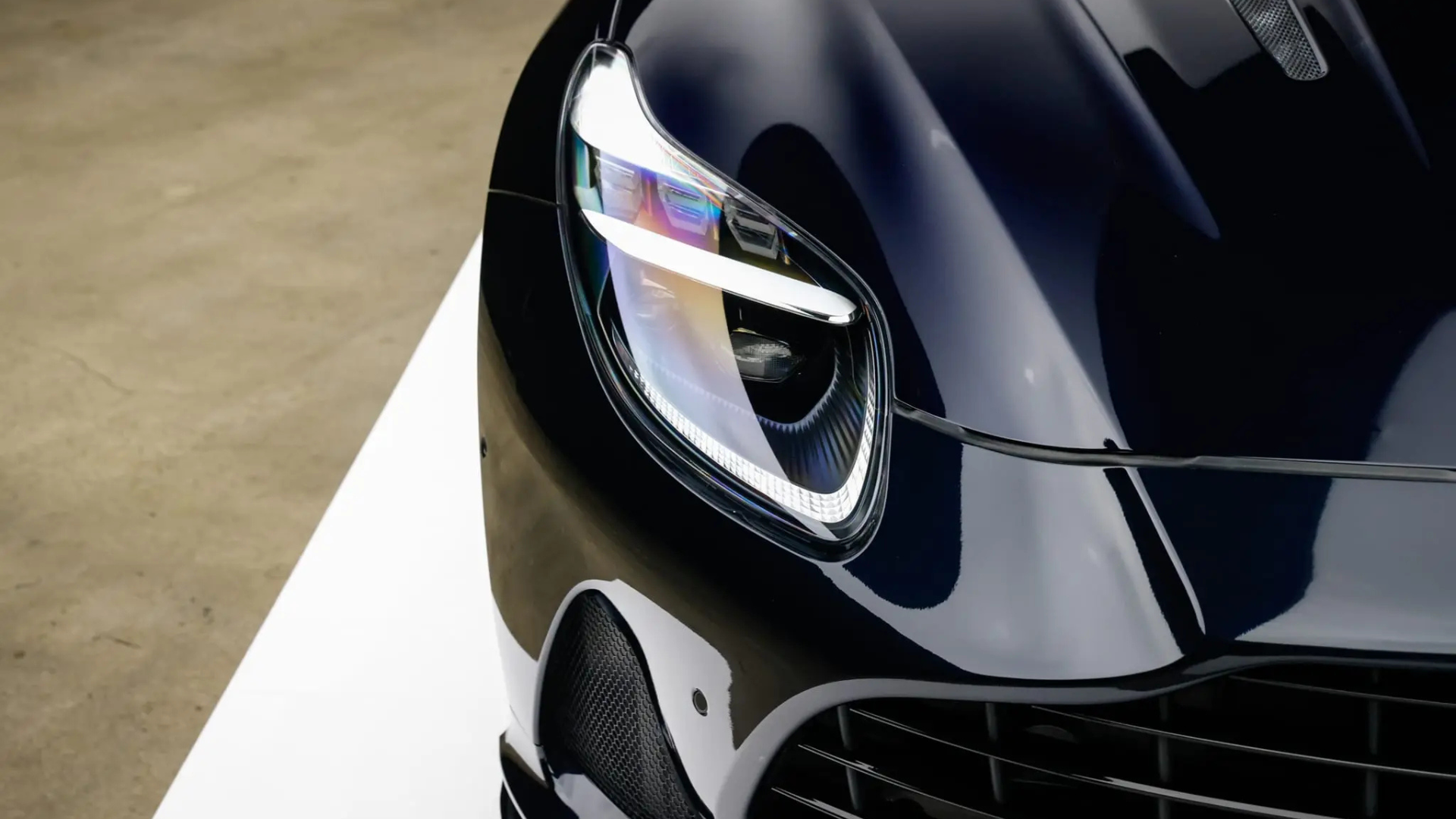 2024 Aston Martin DB12 Volante