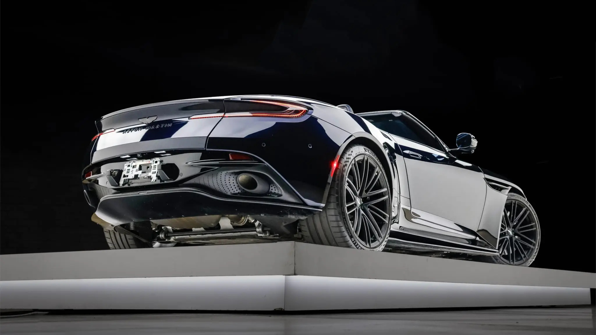 2024 Aston Martin DB12 Volante